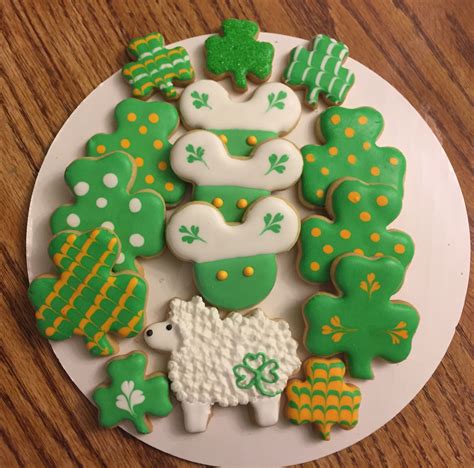 Saint Patrick's Day shamrock, Mickey, and sheep decorated cookies Irish Cookies, St Patrick's ...