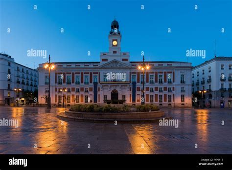 Plaza puerta del sol night hi-res stock photography and images - Alamy