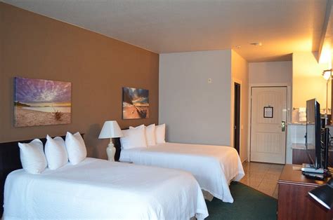 Ashley Inn and Suites Rooms: Pictures & Reviews - Tripadvisor