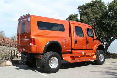 Freightliner SportChassis P4XL (2011) : Medium Trucks