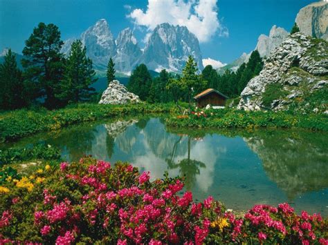 Las montañas Dolomitas en Italia, parte de la cadena montañosa de los ...