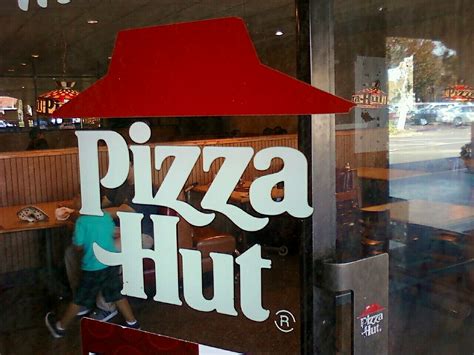 File:Pizza Hut 024500 (San Juan Capistrano, CA) (2011-12-28).jpg - Wikimedia Commons