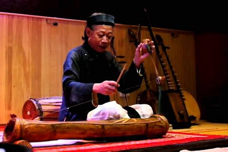 Vietnamese Traditional Musical Instruments - Indochina Tours