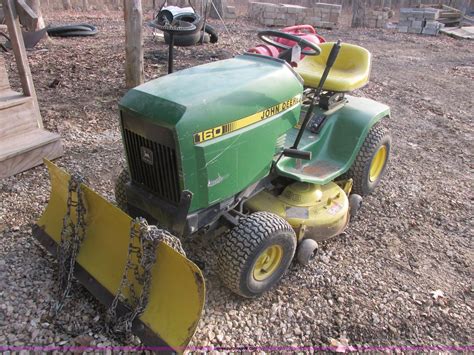 John Deere 160 mower in Wright City, MO | Item AB9416 sold | Purple Wave