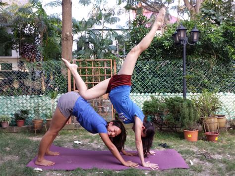 2 Person Yoga Poses Easy For Kids - 7 Yoga Poses for Two People ...