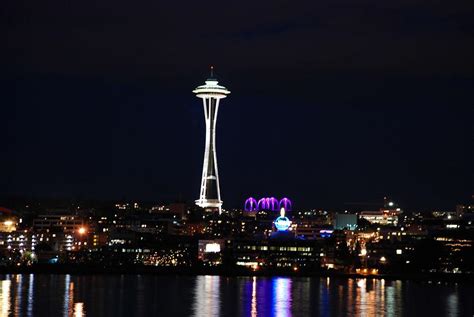 Seattle Space Needle At Night - algomasquepanales