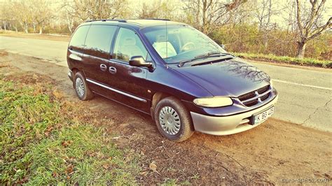 2000 Chrysler Voyager Minivan Specifications, Pictures, Prices