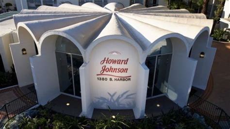 The Howard Johnson Anaheim Hotel Is the Best Deal Near Disneyland - Paste Magazine