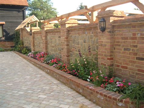 dougcusdenlandscapes: 100% Feedback, Landscape Gardener, Bricklayer, Stonemason in Petersfield