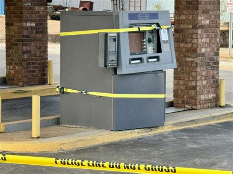 Suspects sought in burglary of ATM at New Era Bank – Daily Journal Online