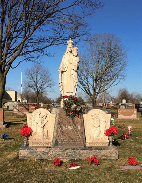 Queen of Heaven Cemetery, Or Christmas at the Cemetery | Been There ...