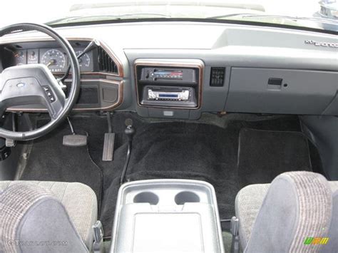 1990 Ford Bronco Custom 4x4 Dashboard Photos | GTCarLot.com