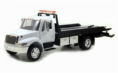 International Durastar 4400 Flat Bed Tow Truck 1/24 Scale Diecast Mode – Acapsule Toys and Gifts