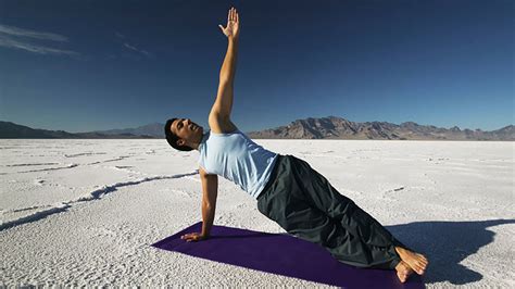 Yoga for Scoliosis: New Research Supports Side Plank Benefits