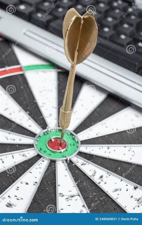 Arrow Dart in the Middle of an Dart Board Stock Image - Image of ...