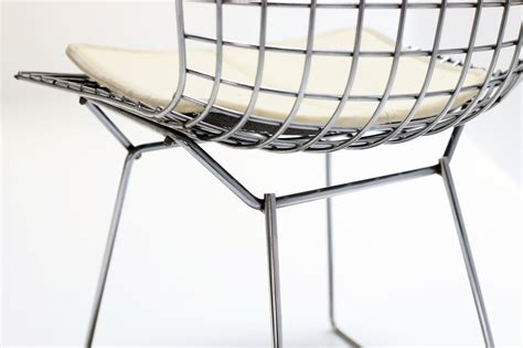 4 Bertoia chairs by Harry Bertoia for Knoll produced by De Coenen Kortrijk - THE HOUSE OF WAUW