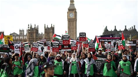 Thousands of pro-Palestinian protesters demand ceasefire during London ...