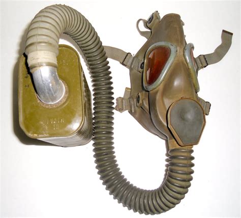 WWII US Army Service Gas Mask Vintage 1941 US Army Green