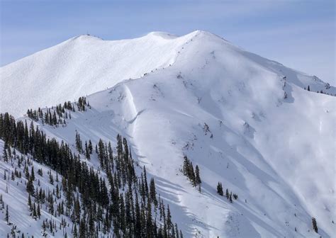 A Guide to Hiking the Aspen Highlands Bowl in Colorado