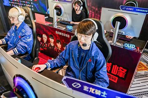 Samsung teams up with South Korean esports superstar Faker of T1 to ...