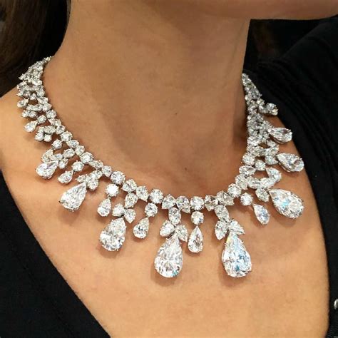 Perfection from @harrywinston This spectacular diamond necklace ...