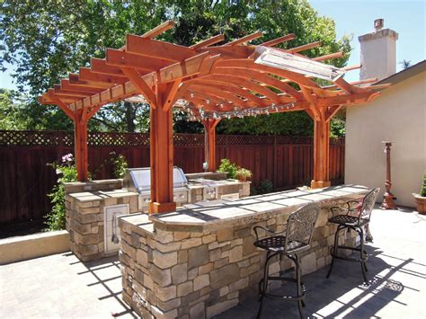 How To Build A Pergola: Contractor Cost & DIY Tips | EarlyExperts