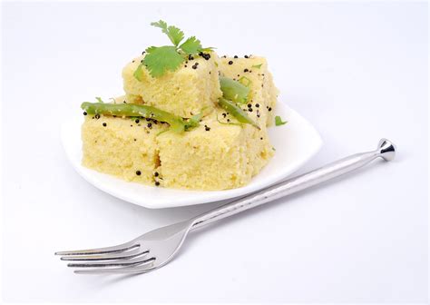 Besan Dhokla Recipe In Hindi - बेसन का ढोकला रेसिपी Hindi Main.