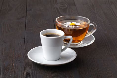 Green Tea vs Coffee: 7 Key Differences for Caffeine Addicts