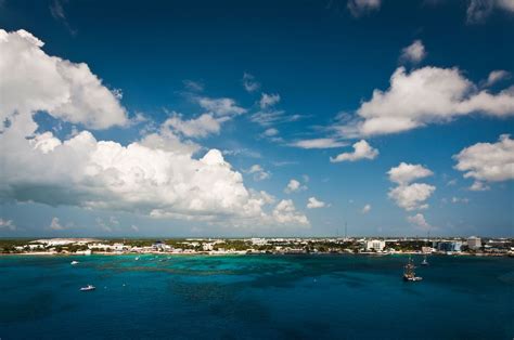 Grand Cayman Helicopter Tours: Soaring Above Paradise