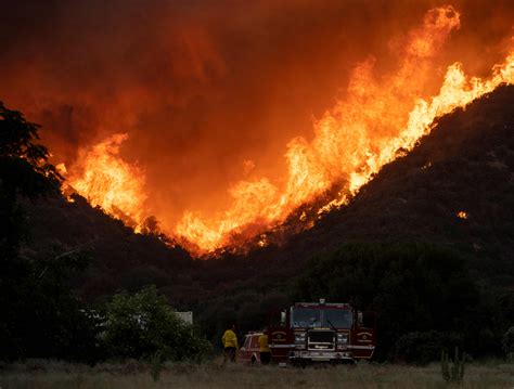 Pictures: Apple Fire in Southern California Explodes to 20,000 Acres ...