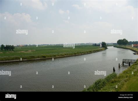 Yser hi-res stock photography and images - Alamy