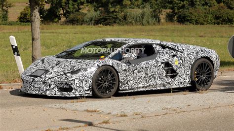 Spy shots: 2023 Lamborghini Aventador successor spotted