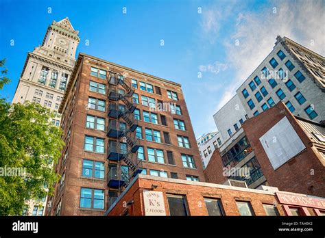 The famous Boston Custom House Stock Photo - Alamy