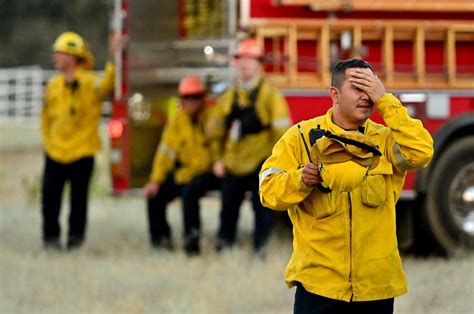 More than 1,300 firefighters struggle to contain blaze in southern California | Al Arabiya English