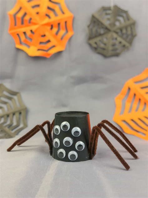 Halloween spider craft | Thriving In Parenting