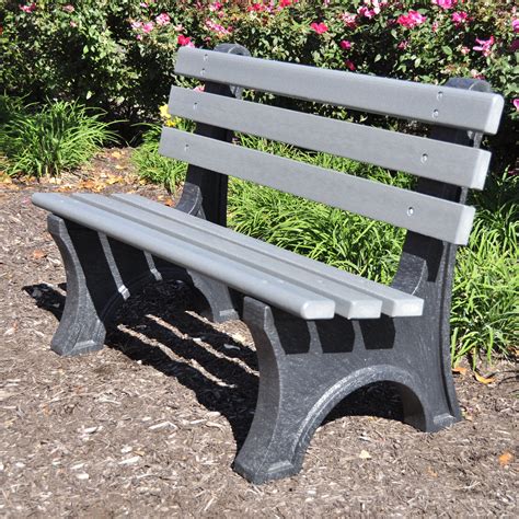 Frog Furnishings Central Park Recycled Plastic Park Bench & Reviews ...
