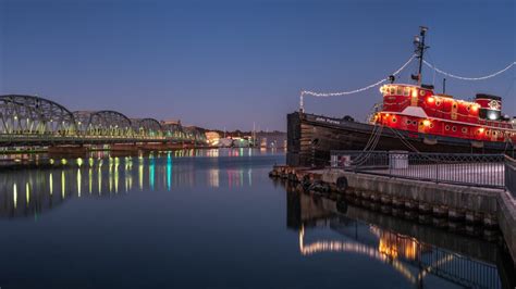 Sturgeon Bay Waterfront Christmas - Luke Collins Photography