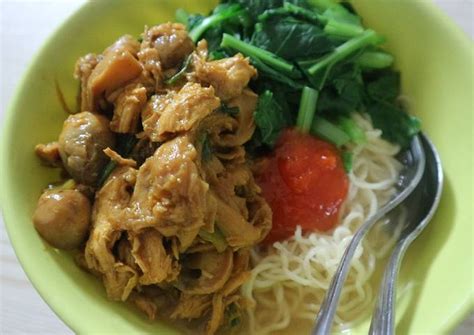 Resep Mie Ayam Jamur Istimewa oleh Yulaika Widhiastuti - Cookpad