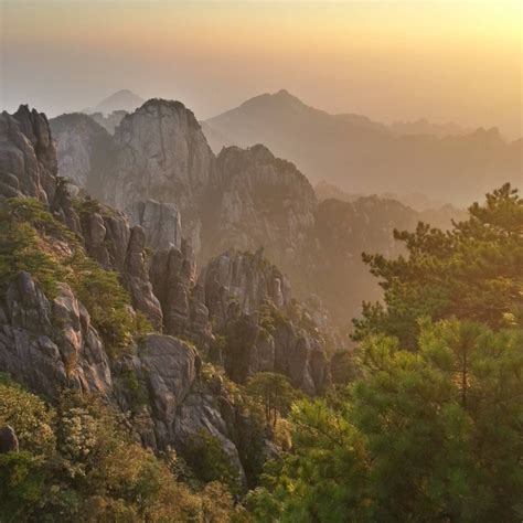 Sunrise at Yellow mountain China - Photorator