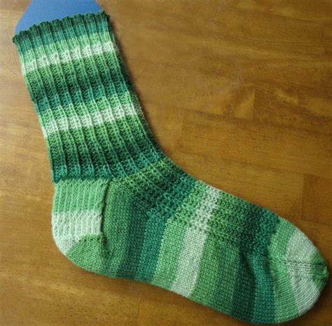 Free Sock Knitting Pattern! | Knitting socks, Sock knitting patterns, Patterned socks