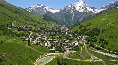 Les Deux Alpes Ski Resort in Auvergne-Rhône-Alpes - Tours and Activities | Expedia.ca