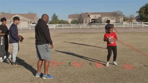 Super Bowl 2023: Former Eagles QB Donovan McNabb spends time mentoring young athletes in Arizona ...