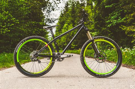 NS Surge EVO 2017 + BOS Deville FCV - Banan's Bike Check - Vital MTB