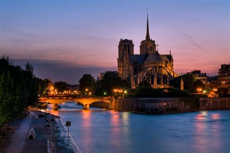 Sunset behind Notre Dame | Sunset, Paris, Notre dame
