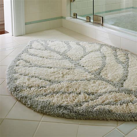 Destin Leaf Bath Rug | Frontgate