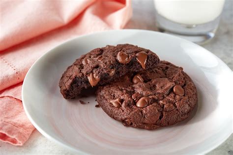 Chocolate Overloaded Cookies Recipe | Hersheyland