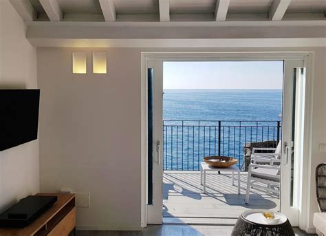 The 19 BEST Cinque Terre Hotels with Sea View [2024 update]