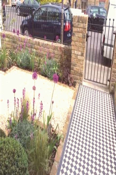 21 Ideas for house front garden porchesfront | Small front gardens, Front garden design ...