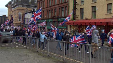 Ulster People's Forum drops Willie Frazer as its spokesman - BBC News