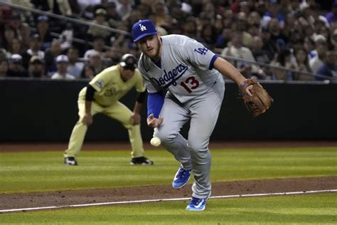 Dodgers News: Max Muncy Addresses Defensive Issues, 'When Things Go Bad ...